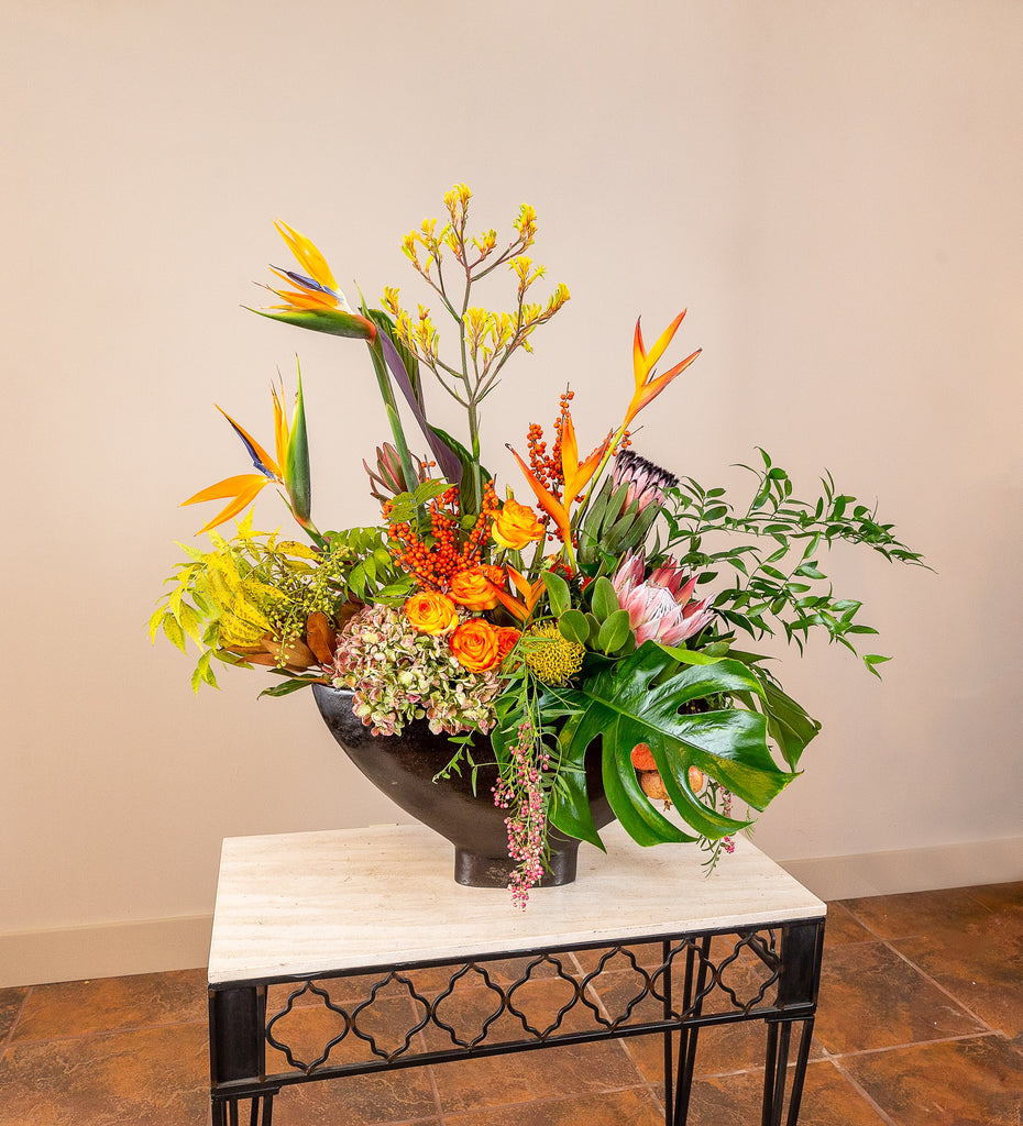Tropical vs Fall, black-metal container