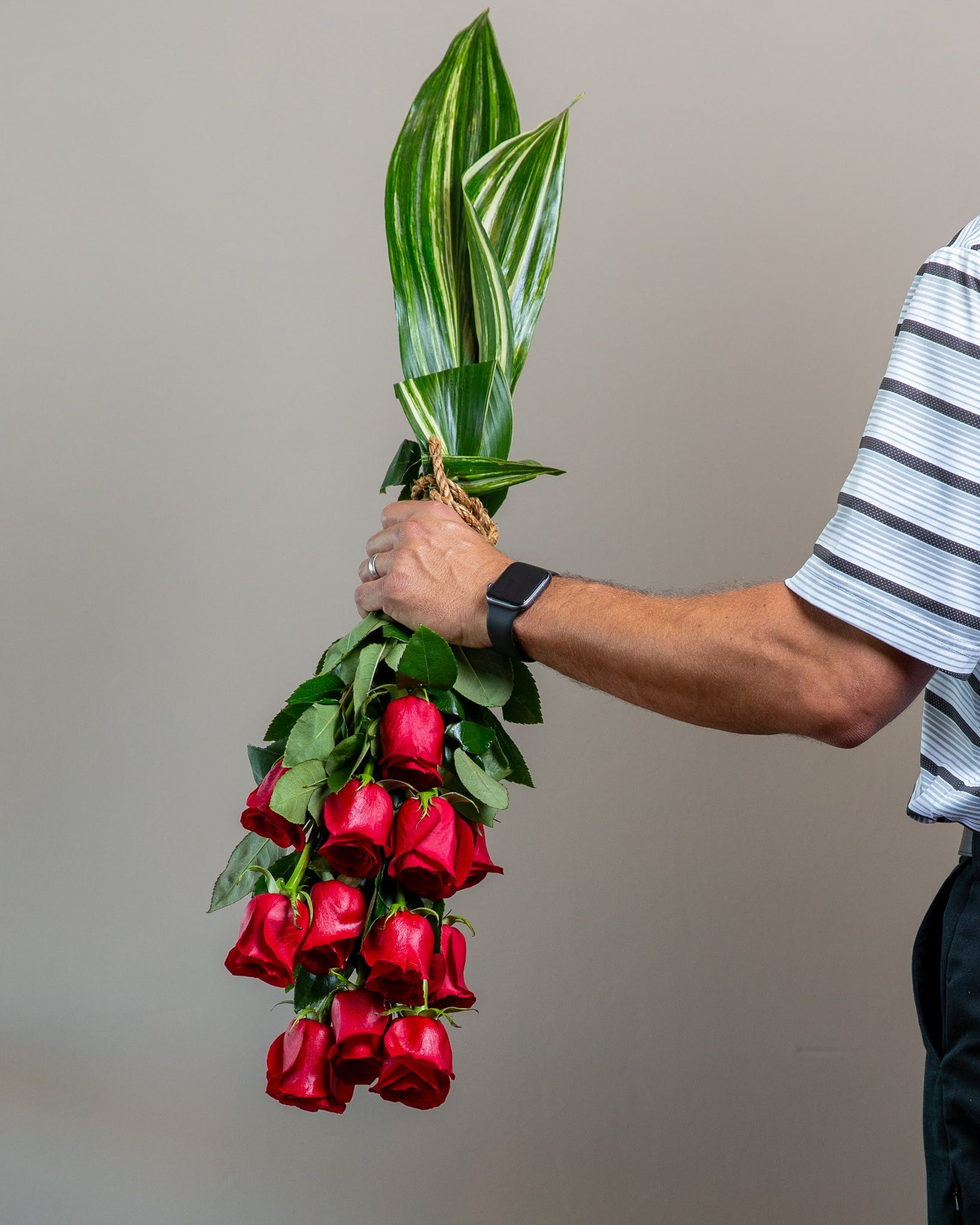 Staggered dozen roses, Hand-tied (no vase)