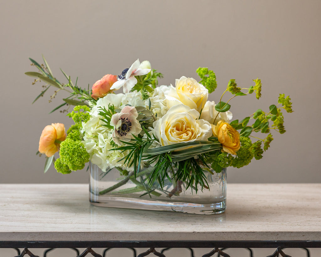 Compact yet wide & brimful, eclectic mix of florals